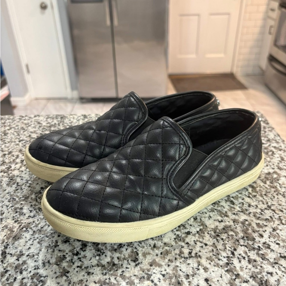 Steve Madden slip on